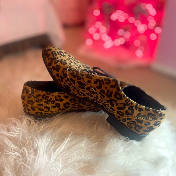 Oxfords Leopard Print Black/Brown Canvas Pointed Toe Lace-Up Women’s Size 7.5 - Picture 1 of 3